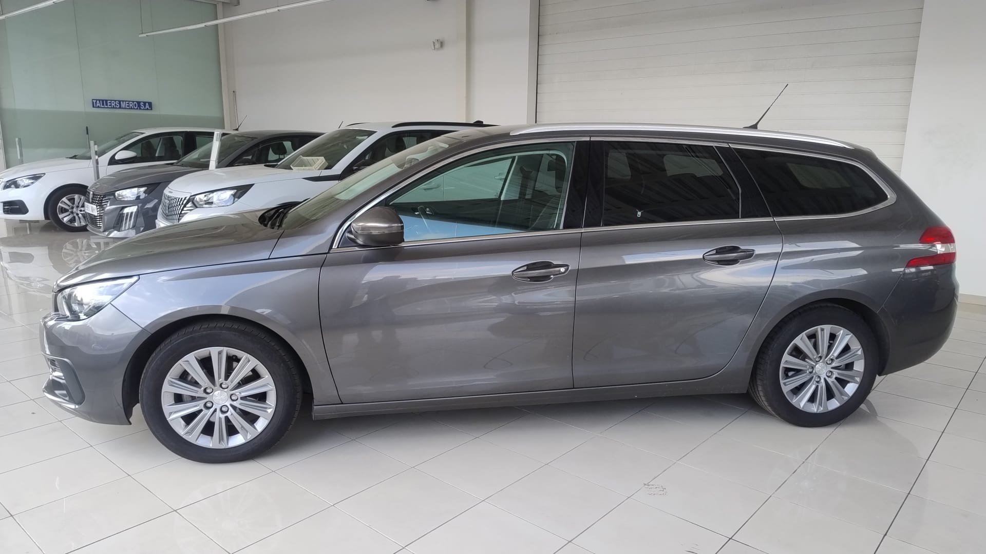 Peugeot 308sw Allure Pack 1.6 BlueHDI 120 EAT6 - Imatge 22