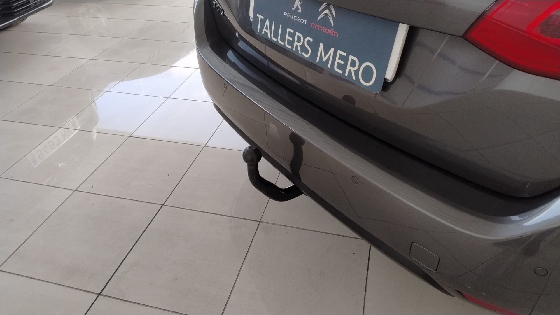 Peugeot 308sw Allure Pack 1.6 BlueHDI 120 EAT6 - Imatge 11