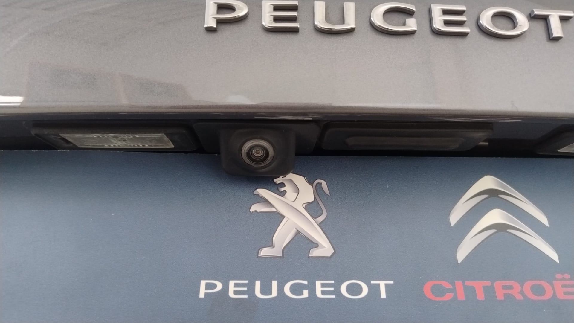 Peugeot 308sw Allure Pack 1.6 BlueHDI 120 EAT6 - Imatge 12
